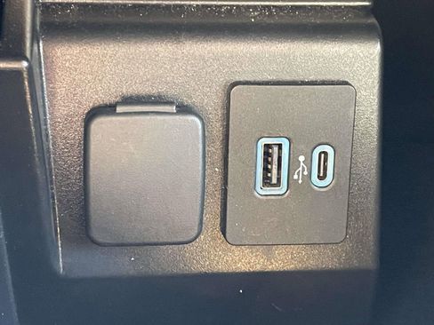 Certified 2023 Ford Explorer Limited image 22