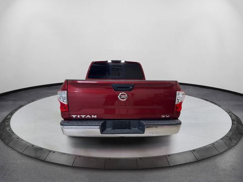Used 2017 Nissan Titan SV RWD image 6