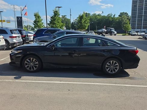 Used 2021 Toyota Avalon XLE w/ Moonroof Package AWD/4WD image 7