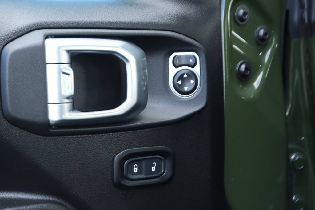 Used 2024 Jeep Wrangler Sport AWD/4WD image 17
