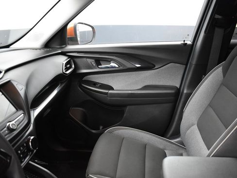 Used 2022 Chevrolet TrailBlazer LT w/ LPO, Blackout Package image 15