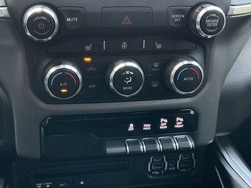 Used 2019 RAM 1500 Big Horn image 40