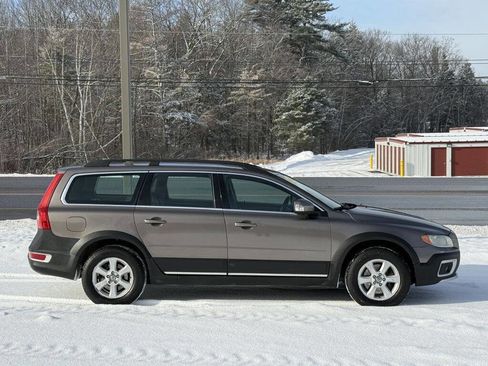 Used 2010 Volvo XC70 3.2 image 3