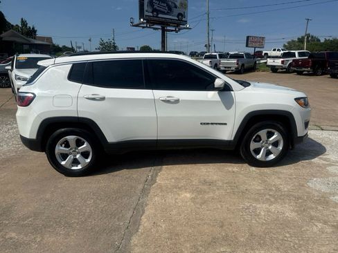 Used 2017 Jeep Compass Latitude AWD/4WD image 4