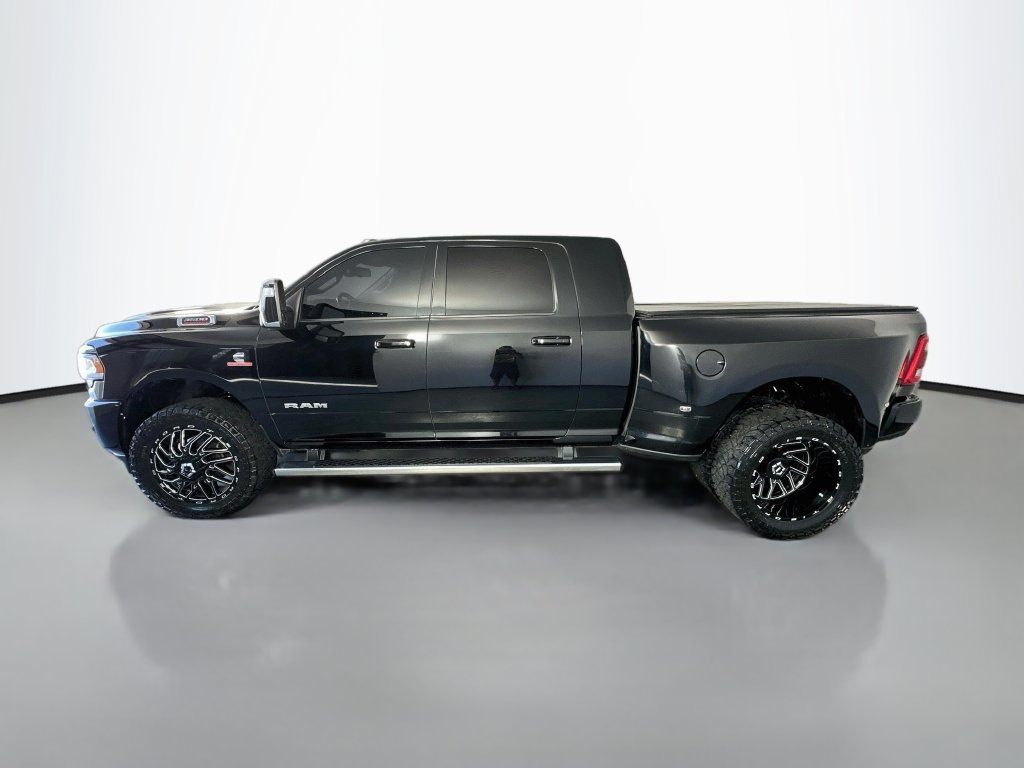 Used 2024 RAM 3500 Laramie AWD/4WD image 4