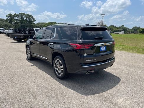 Used 2023 Chevrolet Traverse High Country AWD/4WD image 3