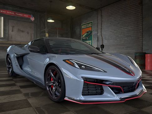 Used 2024 Chevrolet Corvette E-Ray AWD/4WD image 3