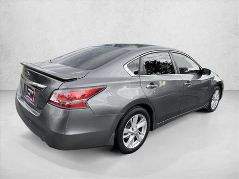 Used 2015 Nissan Altima 2.5 SV image 5