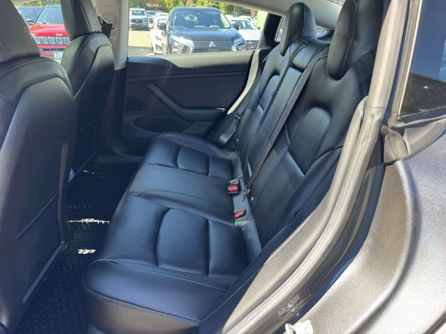 Used 2018 Tesla Model 3 Long Range RWD image 12