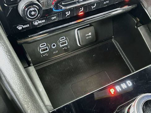Used 2023 Jeep Grand Cherokee Altitude RWD image 30