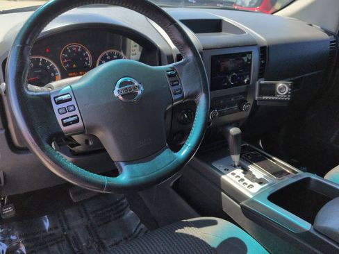 Used 2010 Nissan Titan SE w/ SE Value Truck Pkg AWD/4WD image 10