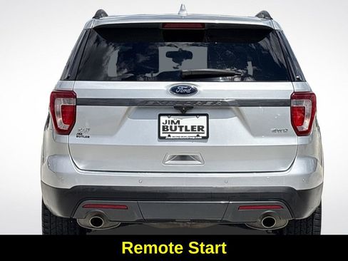 Used 2017 Ford Explorer XLT w/ Equipment Group 202A AWD/4WD image 6