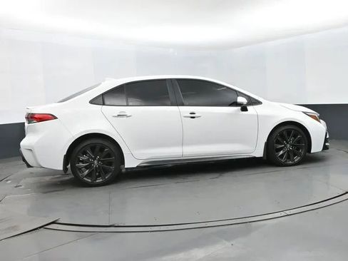Used 2024 Toyota Corolla SE FWD image 4