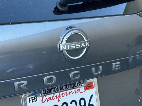 Certified 2025 Nissan Rogue SV image 5