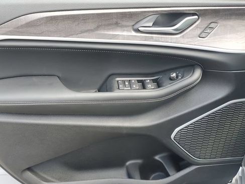 New 2026 Jeep Grand Cherokee Limited AWD/4WD image 16