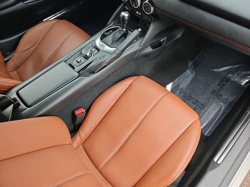 Used 2023 MAZDA MX-5 Miata Grand Touring image 11