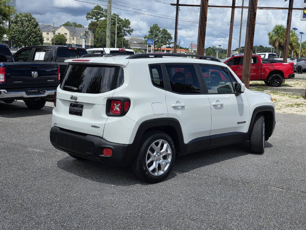 Used 2017 Jeep Renegade Latitude FWD image 5