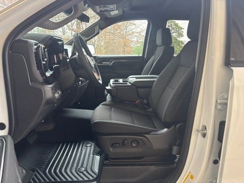 New 2025 GMC Sierra 1500 Elevation image 12