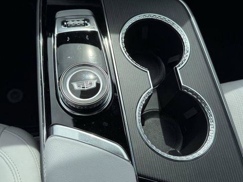 New 2025 Cadillac Lyriq Luxury image 32