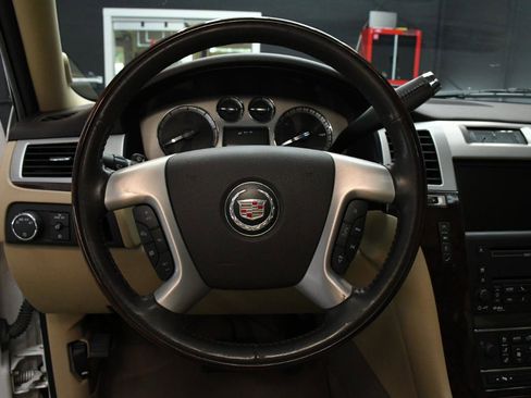 Used 2009 Cadillac Escalade EXT AWD/4WD image 20