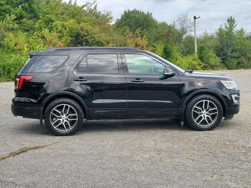 Used 2017 Ford Explorer Sport w/ Equipment Group 401A AWD/4WD image 4