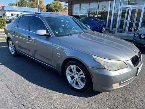 Used 2009 BMW 528i xDrive Sedan image 4
