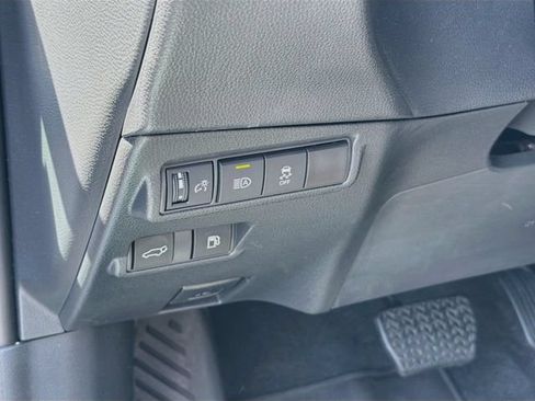 Used 2024 Toyota Corolla Cross AWD Hybrid w/ Convenience Package image 10