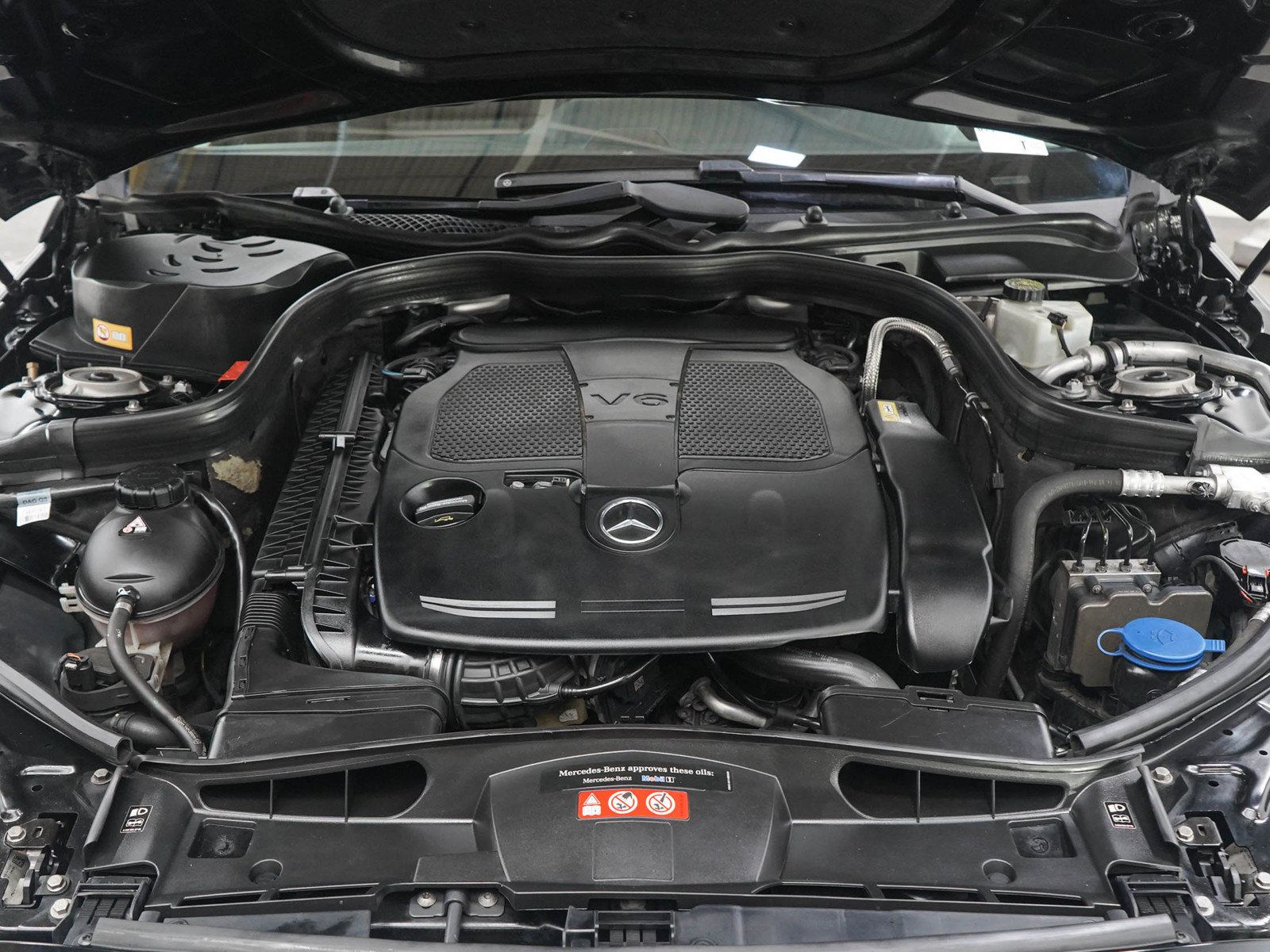Used 2016 Mercedes-Benz E 350 4MATIC Sedan image 30