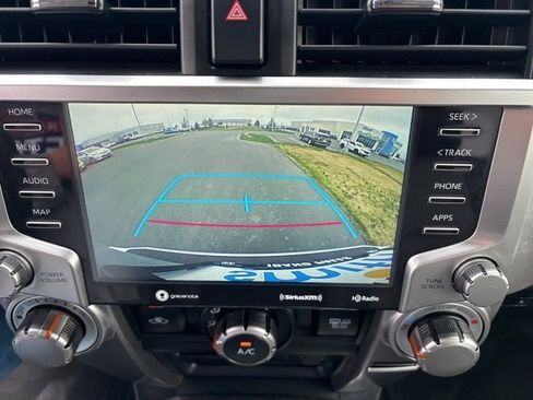 Used 2020 Toyota 4Runner 4WD image 18