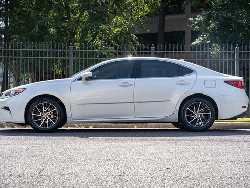 Used 2017 Lexus ES 350 w/ Luxury Package FWD image 9