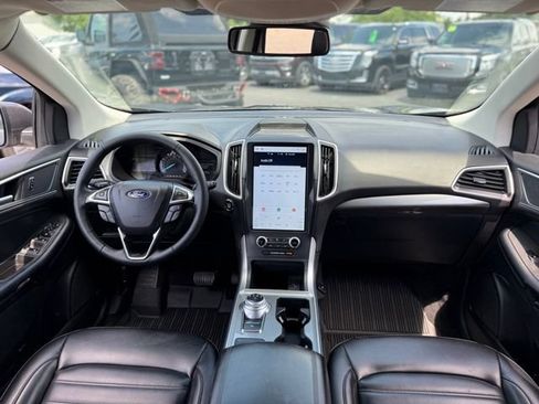 Used 2024 Ford Edge SEL w/ Convenience Package AWD/4WD image 2