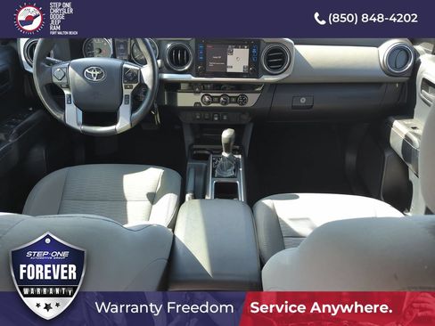 Used 2018 Toyota Tacoma SR5 RWD image 12