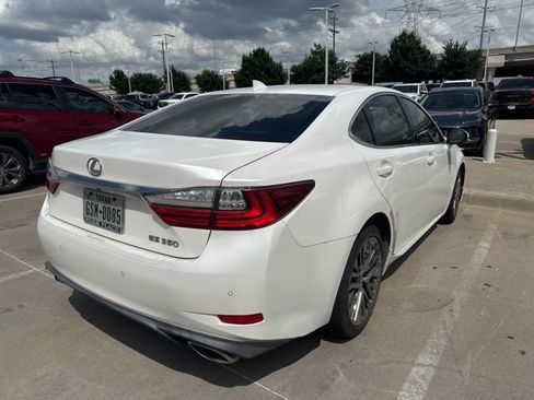 Used 2016 Lexus ES 350 w/ Luxury Package w/Wood Trim FWD image 3