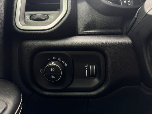 Used 2025 RAM 2500 Big Horn AWD/4WD image 17