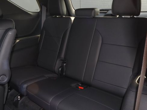 Used 2026 Chevrolet Traverse LT AWD/4WD image 9