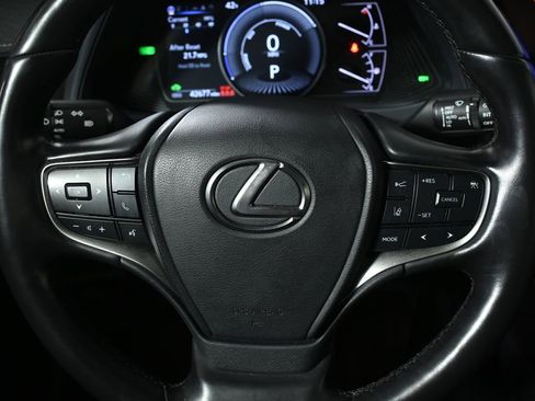 Used 2024 Lexus UX 250h AWD w/ Premium Package image 19