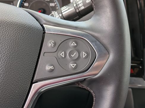 Used 2023 Chevrolet Traverse RS image 17