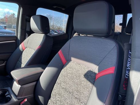 Used 2024 Chevrolet Colorado Z71 w/ Z71 Convenience Package 2 image 7