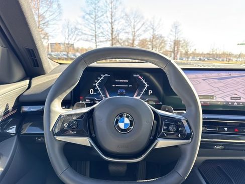 Certified 2024 BMW 530i xDrive w/ Premium Package image 18