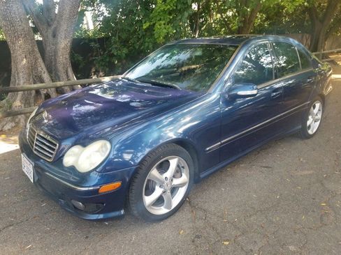 Used 2005 Mercedes-Benz C 230 Sedan image 3