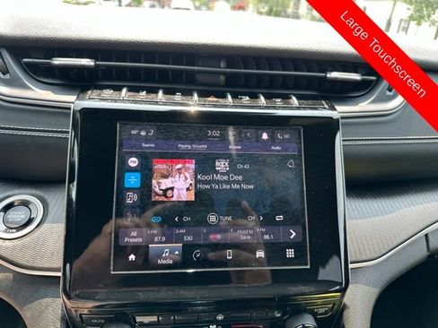Used 2023 Jeep Grand Cherokee Altitude AWD/4WD image 11