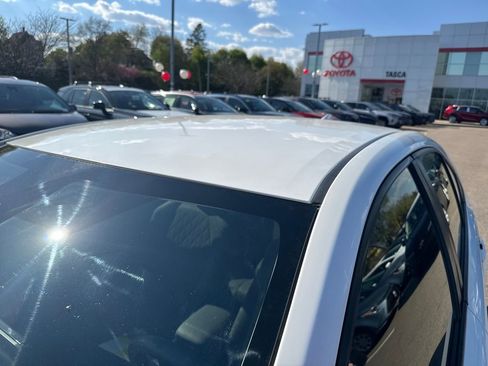Used 2022 Toyota Corolla LE FWD image 46