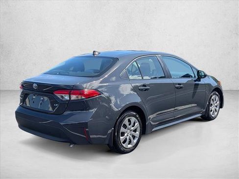 Used 2026 Toyota Corolla LE FWD image 5