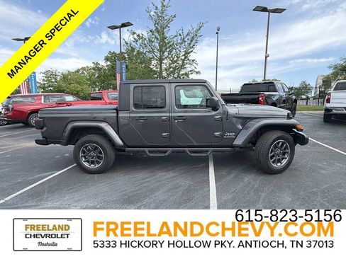 Used 2020 Jeep Gladiator Overland w/ Popular Equipment Package AWD/4WD image 2