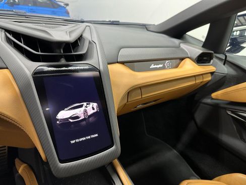 Used 2024 Lamborghini Revuelto AWD/4WD image 38