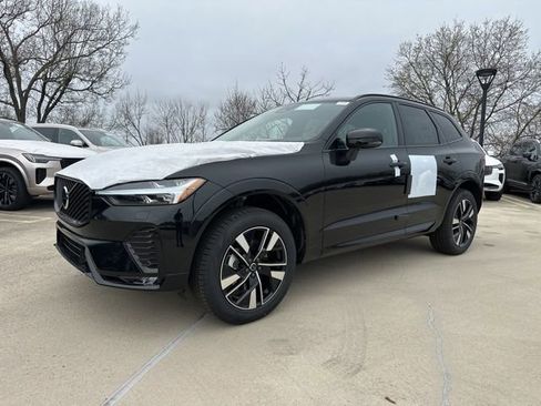 New 2026 Volvo XC60 B5 Core w/ Climate Package image 3