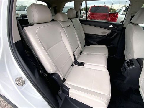 Used 2019 Volkswagen Tiguan SE image 19