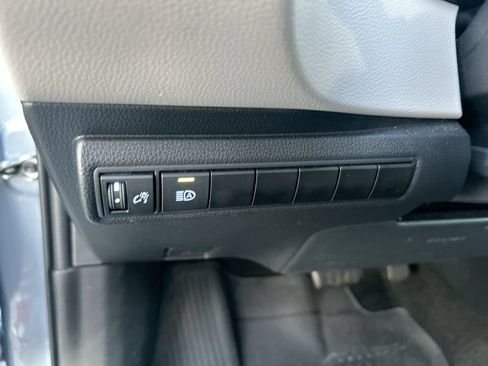 Used 2022 Toyota Corolla LE FWD image 13