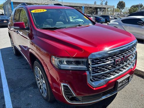 Used 2023 GMC Acadia Denali image 2