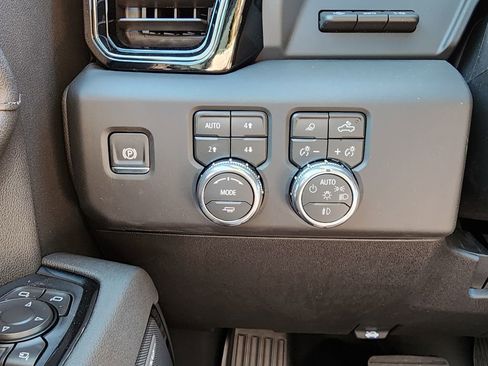 New 2026 GMC Sierra 2500 AT4 w/ AT4 Premium Plus Package AWD/4WD image 20